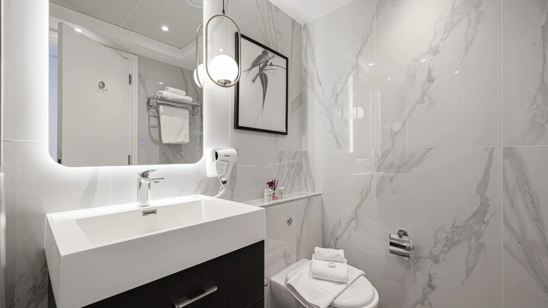 2Br Lux Apartment In Difc Near Dubai Mall& Burj Khalifa 0*,  United Arab Emirates